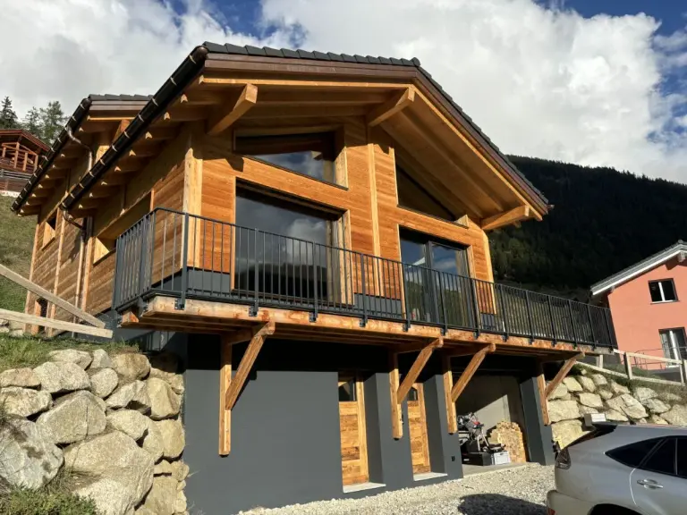 Balkon mit Staketengeländer Pure in Anthrazit in Liddes